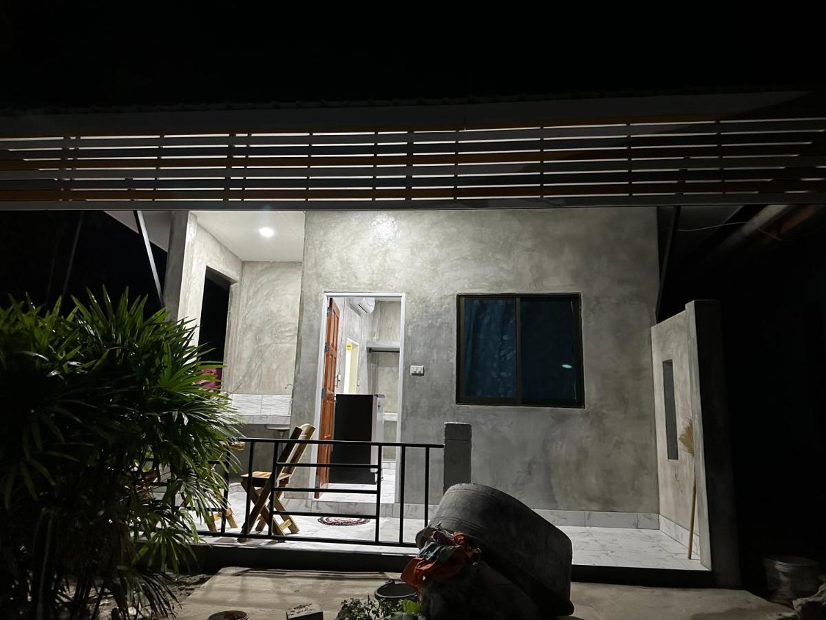 P'Un House Hotel Koh Tao Exterior photo