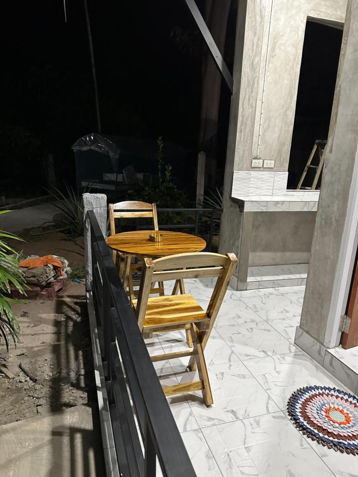 P'Un House Hotel Koh Tao Exterior photo
